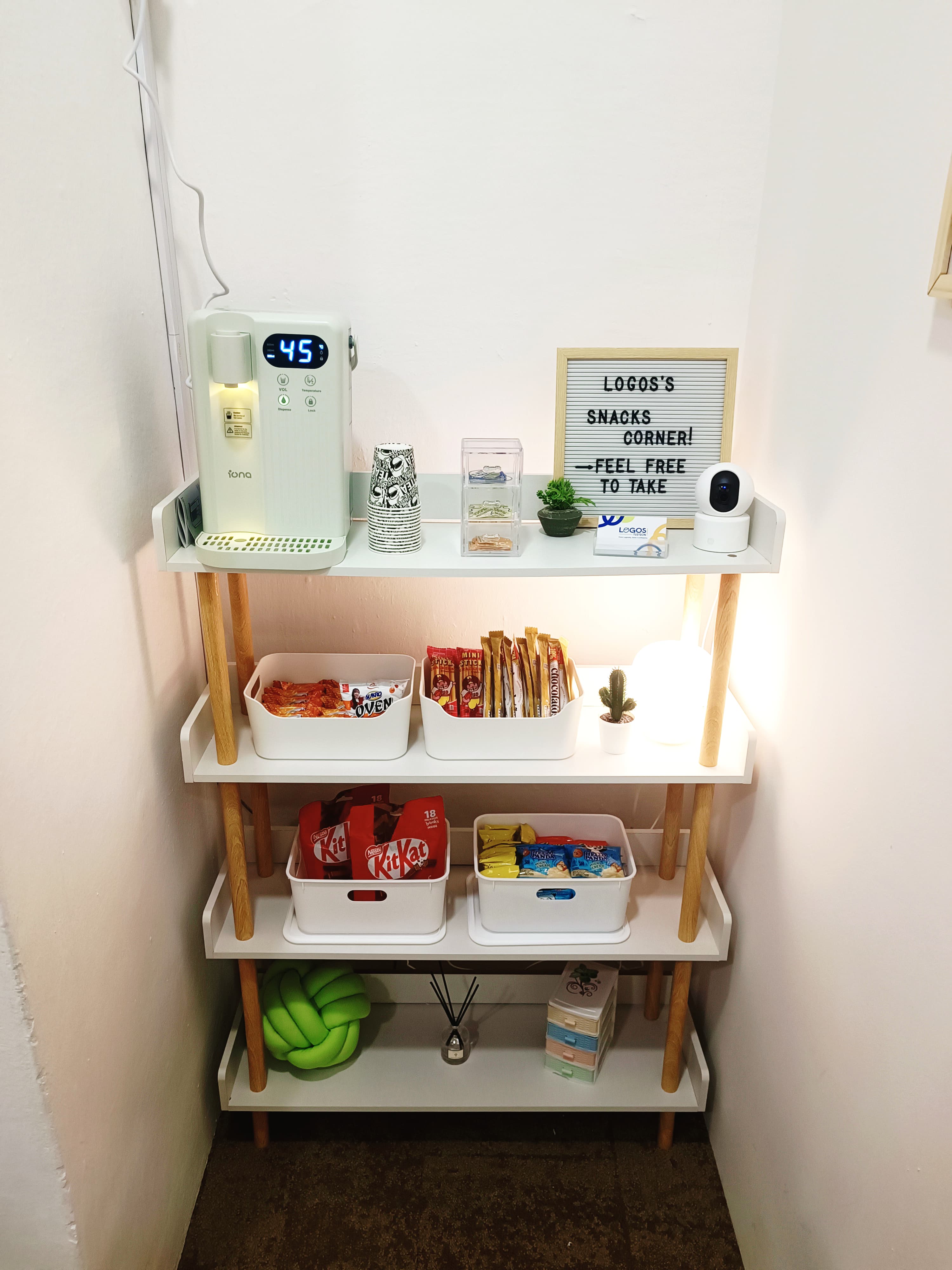 LOGOS Tuition snack corner